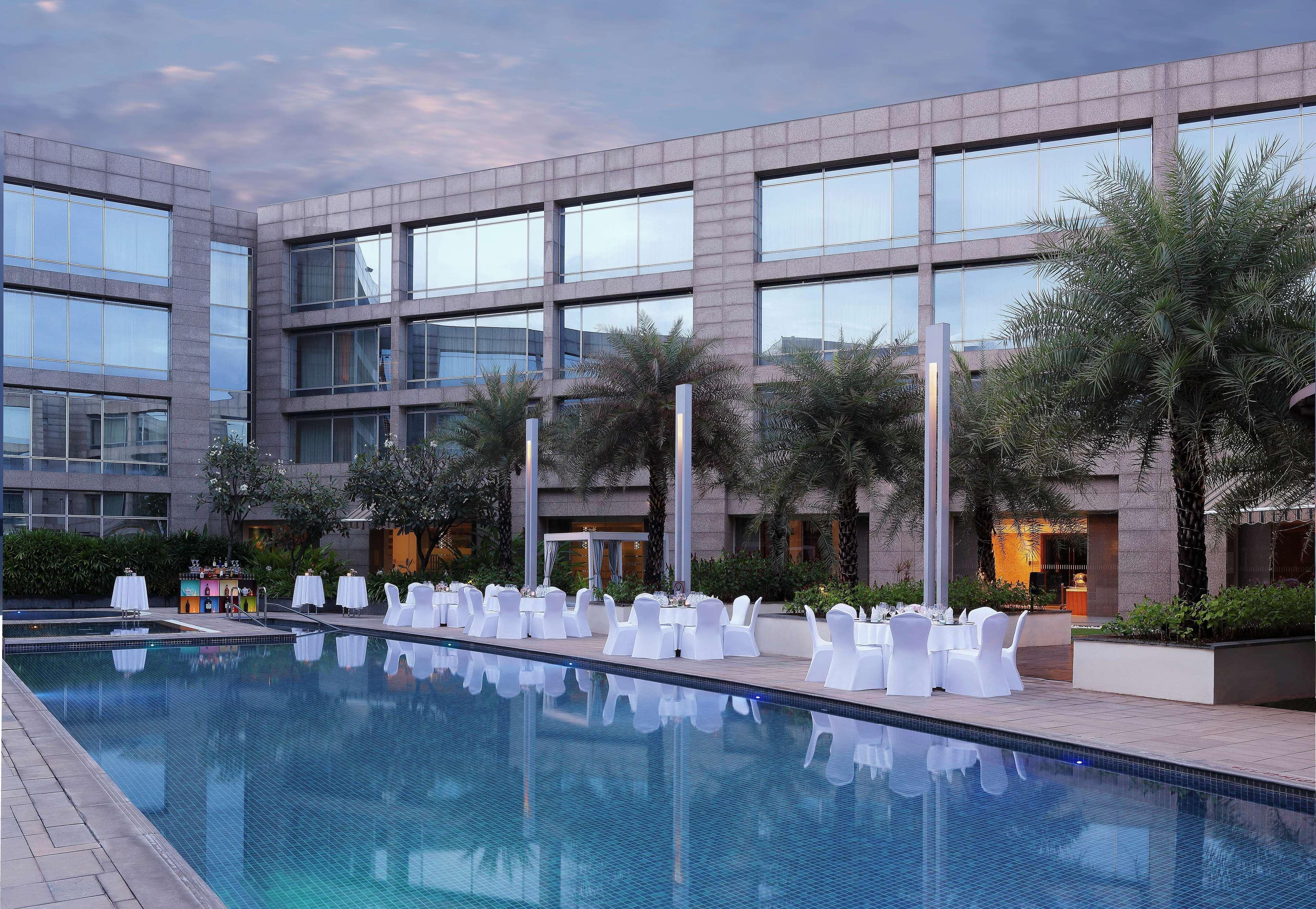 Hilton Bangalore Embassy GolfLinks Bagian luar foto