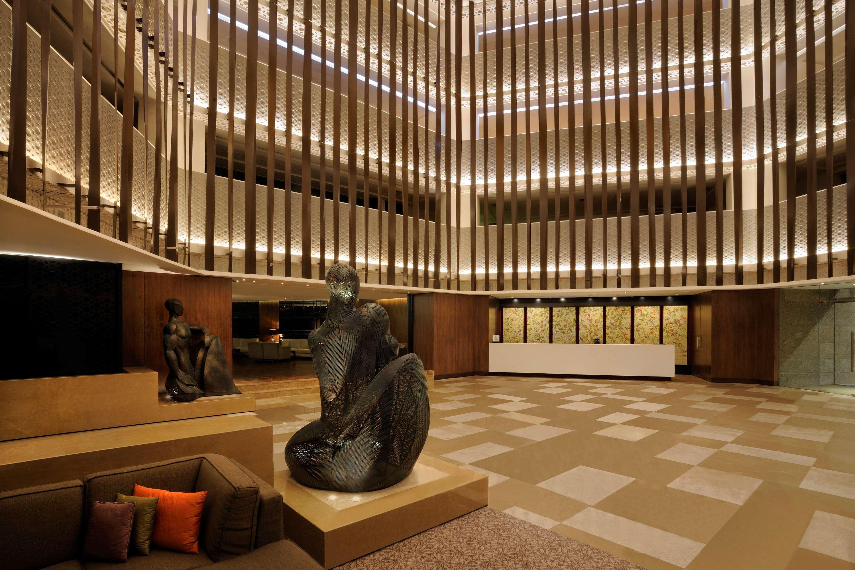 Hilton Bangalore Embassy GolfLinks Bagian luar foto