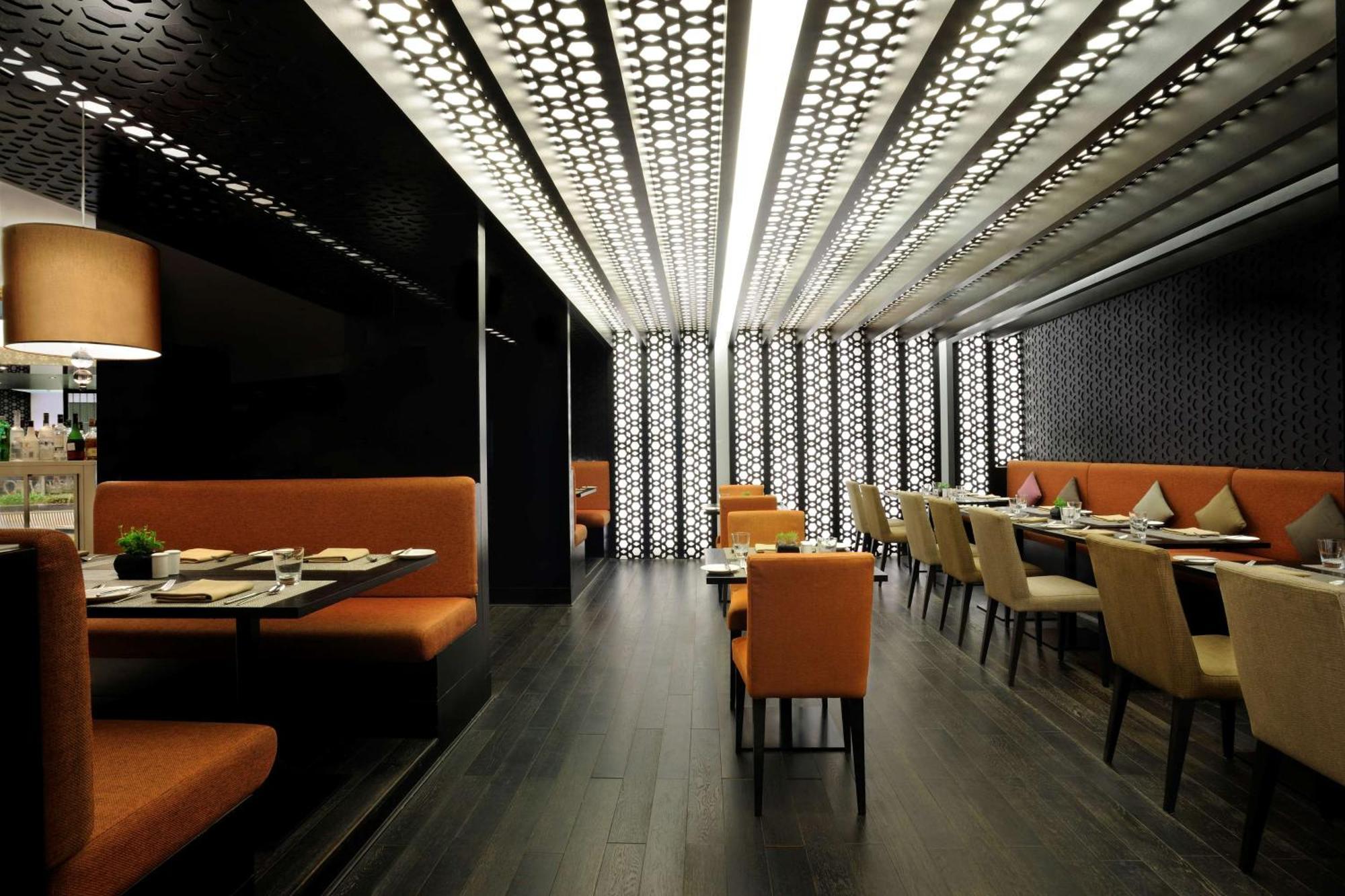 Hilton Bangalore Embassy GolfLinks Bagian luar foto
