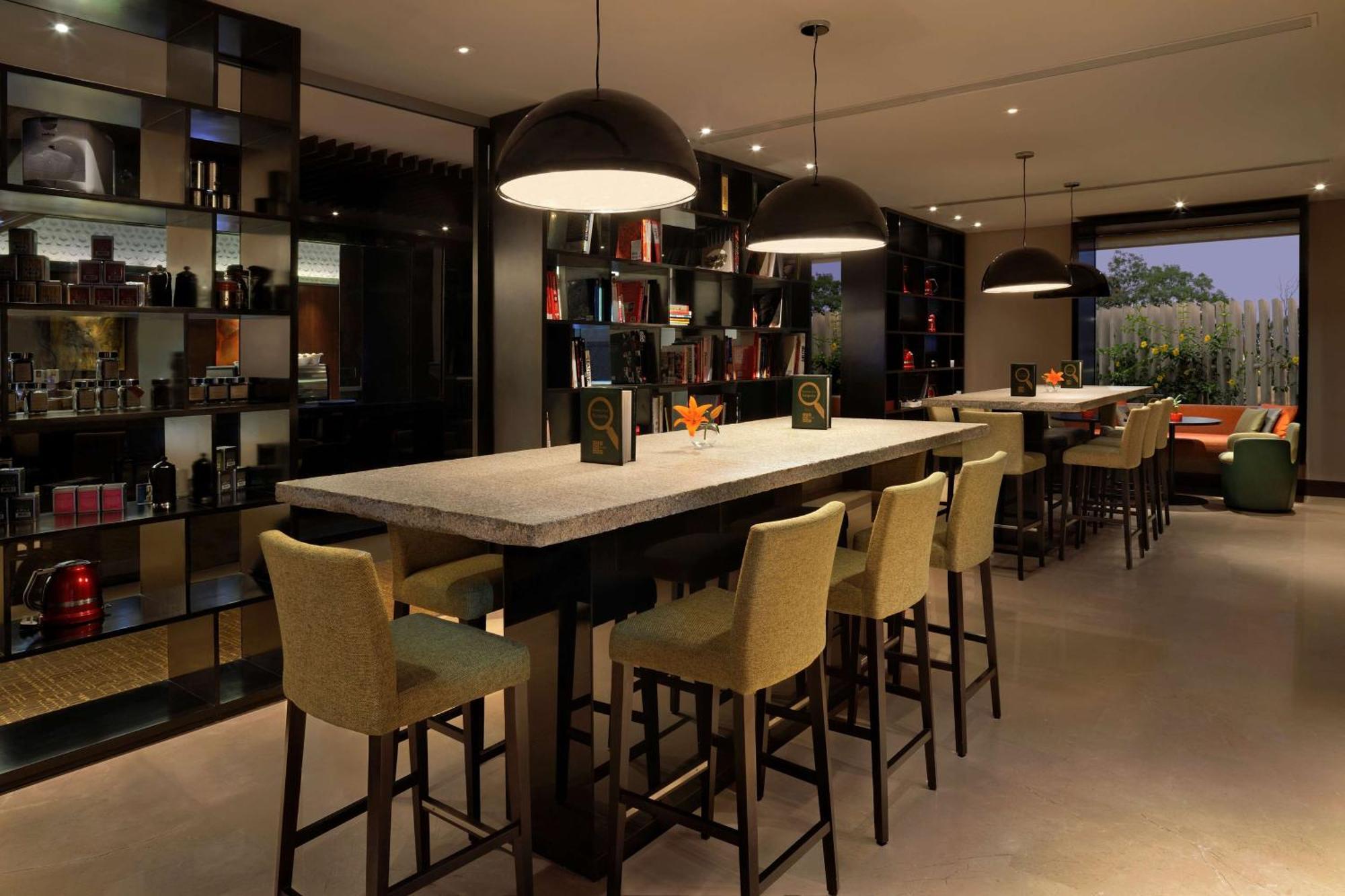 Hilton Bangalore Embassy GolfLinks Bagian luar foto