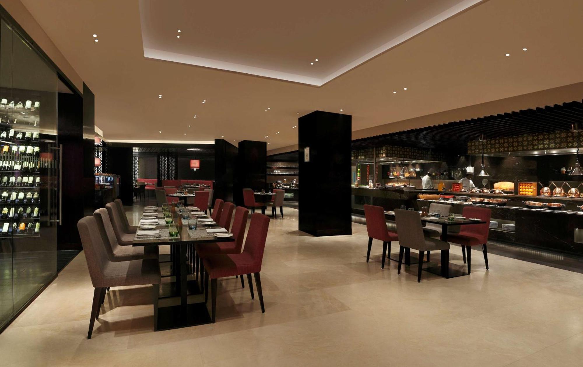 Hilton Bangalore Embassy GolfLinks Bagian luar foto