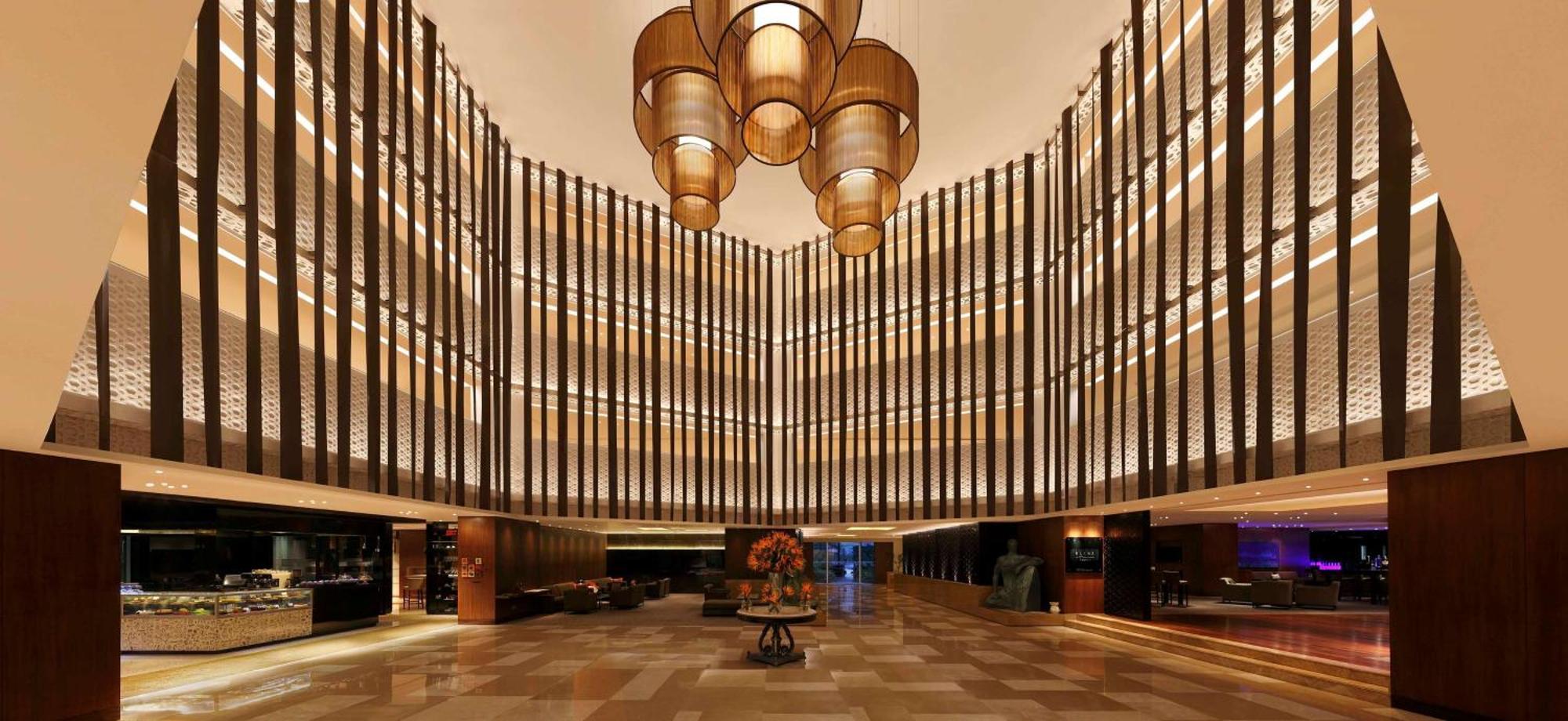 Hilton Bangalore Embassy GolfLinks Bagian luar foto