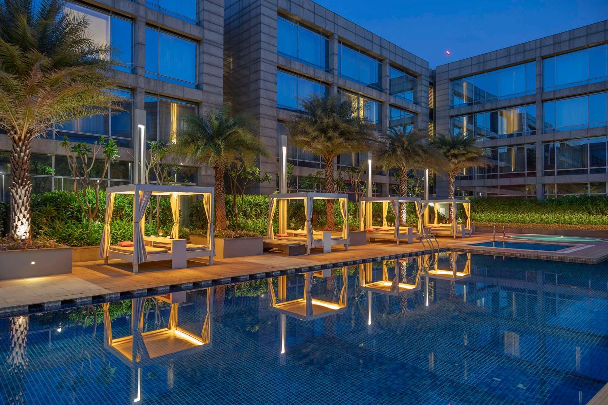Hilton Bangalore Embassy GolfLinks Bagian luar foto